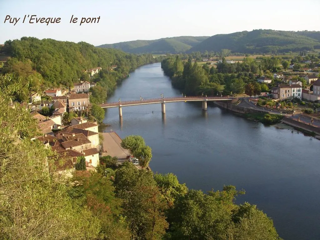 Hotel Bellevue Puy-l'Eveque 3*,